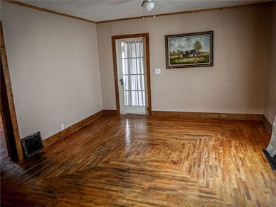 711 1st St W, Roundup, MT 59072 - photo 6