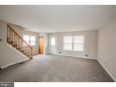 430 Broomall St, Folsom, PA 19033 - photo 3