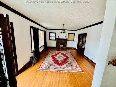 1333 Myers Ave, Dunbar, WV 25064 - photo 2