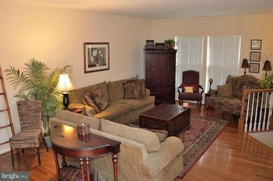 14016 Winding Ridge Ln, Centreville, VA 20121 - photo 2