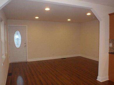 1026 Tacoma St, Carpentersville, IL 60110 - photo 4