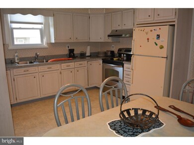 938 Eddystone Ave, Crum Lynne, PA 19022 - photo 4