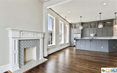 202 N Lbj Dr unit 207, San Marcos, TX 78666 - photo 2