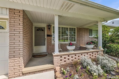 30232 Austin Dr, Warren, MI 48092 - photo 2