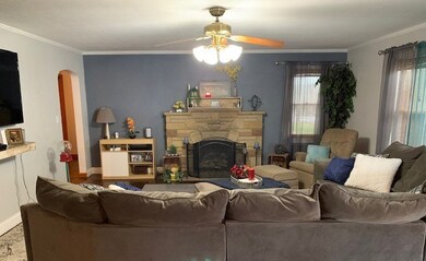 325 E Haskell St, Loudonville, OH 44842 - photo 4