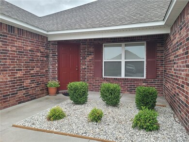 963 Maddy St, Elkins, AR 72727 - photo 2