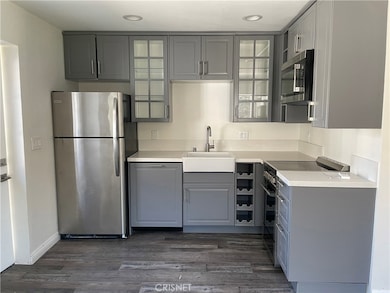 22018 Martinez St, Woodland Hills, CA 91364 - photo 3