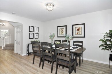 Open and airy floorplan, ready for all you family gatherings.