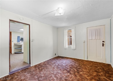 369 E Pace Ave, Akron, OH 44319 - photo 5