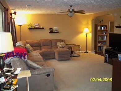 10621 Brookchase Ct, Louisville, KY 40228 - photo 4