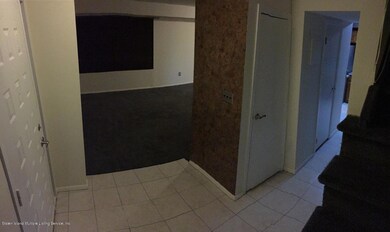 60 Selvin Loop unit A, Staten Island, NY 10303 - photo 4