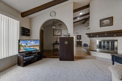 002_Family Room