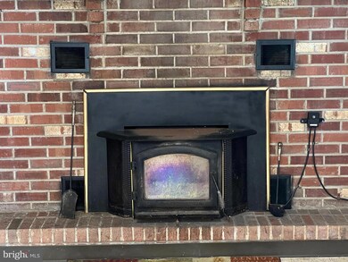 572 N Tyson Ave, Glenside, PA 19038 - photo 3