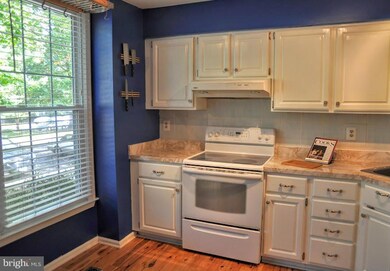 10326 Pond Spice Terrace, Burke, VA 22015 - photo 5