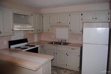 2205 Kimberly Ln unit C, Edinburg, TX 78541 - photo 4
