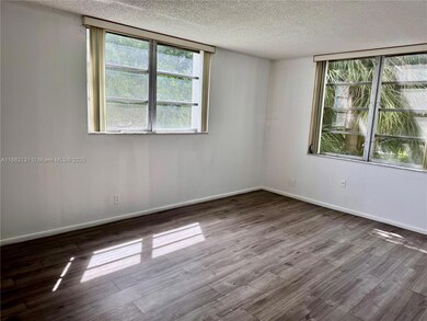 3100 W Rolling Hills Cir unit 310, Davie, FL 33328 - photo 5