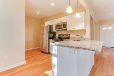 51 Warner St, Groton, CT 06340 - photo 6