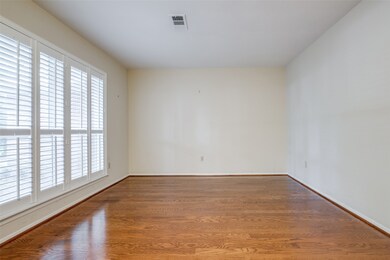 200 Westfield St, Houston, TX 77022 - photo 4