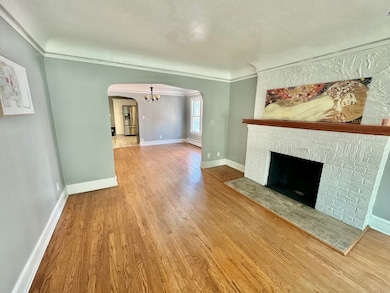 730 W Grove Ave, Waukegan, IL 60085 - photo 2