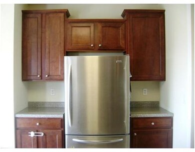 Kitchen. Staggered Multi Dimensional Custom Kitche