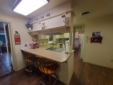 1226 Crestwood Dr, Cleburne, TX 76033 - photo 5