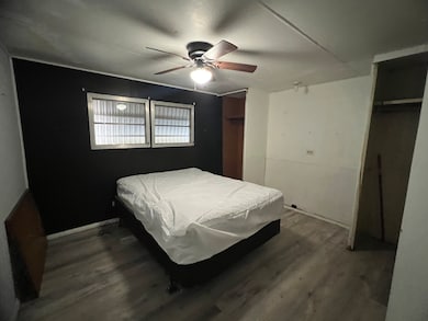 553 Falcon Ave, Lakeland, FL 33815 - photo 4