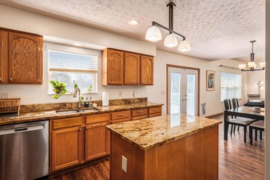 Kola kitchen c
