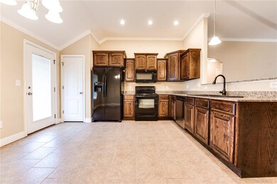 2404 SE 11th St, Moore, OK 73160 - photo 4