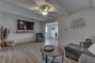 39 Maple St, Whiteland, IN 46184 - photo 5