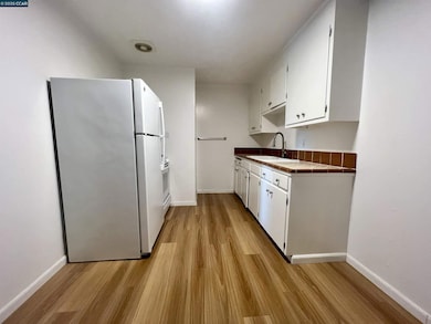 2134 McGee Ave unit B, Berkeley, CA 94703 - photo 3