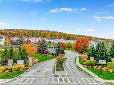 919 Saratoga Ln, Fishkill, NY 12524 - photo 2