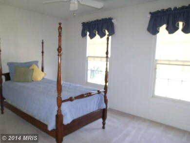 8895 Crosspointe Glen Way, Lorton, VA 22079 - photo 6