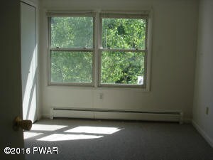 125 Sawkill Ave, Milford, PA 18337 - photo 3