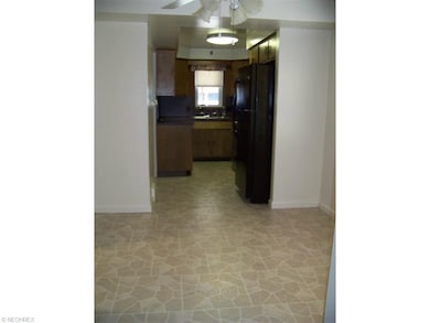 5467 South Blvd, Maple Heights, OH 44137 - photo 4