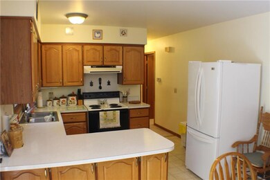 3459 Hillview Rd, Eau Claire, WI 54703 - photo 2