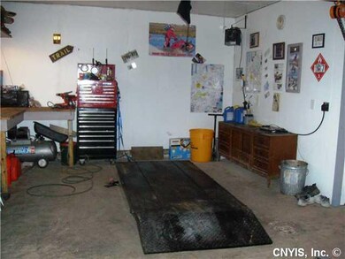 Other Interior of garage/workshop