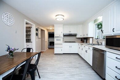 11 Putney Cir, Billerica, MA 01821 - photo 5