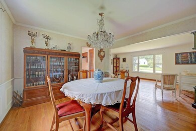 06-Dining Room