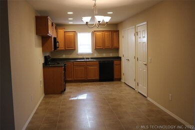 25906 E 89th Place S, Broken Arrow, OK 74014 - photo 6