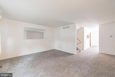 1063 Downton Rd, Halethorpe, MD 21227 - photo 4