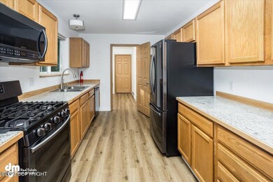 09-Kitchen_IMG_6903-Edit