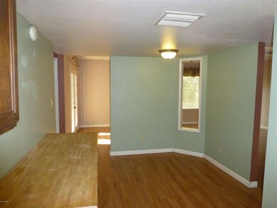 eatin kitchen nook