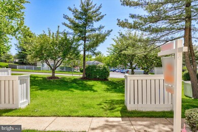 19943 Appledowre Cir, Germantown, MD 20876 - photo 3