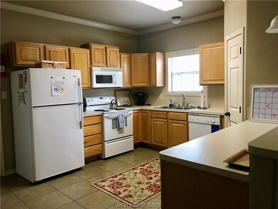 1703 N Bardell Ct, College Station, TX 77840 - photo 4