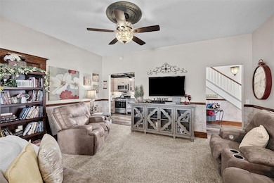 401 SW 4th St, Tuttle, OK 73089 - photo 6