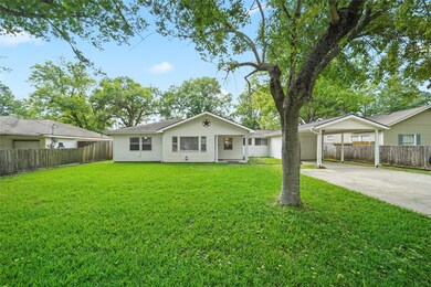 300 Baker Dr, Tomball, TX 77375 - photo 2