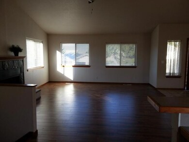 1363 Sunny Slope Dr, Grants Pass, OR 97527 - photo 5