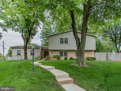 12509 Sir Walter Dr, Glenn Dale, MD 20769 - photo 2