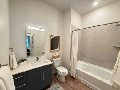 641 W Crosstimbers St unit 1-605, Houston, TX 77018 - photo 5