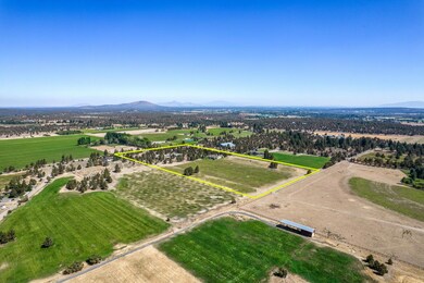 18929 Couch Market Rd, Bend, OR 97703 - photo 2